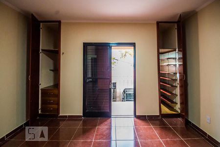 Casa à venda com 190m², 4 quartos e 2 vagasSuíte 2