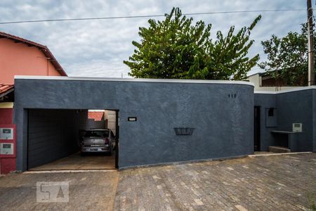 Casa à venda com 190m², 4 quartos e 2 vagasFachada