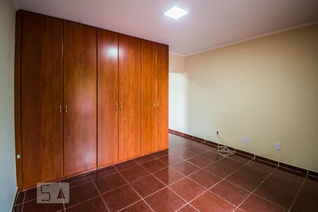 Casa à venda com 190m², 4 quartos e 2 vagasSuíte 2