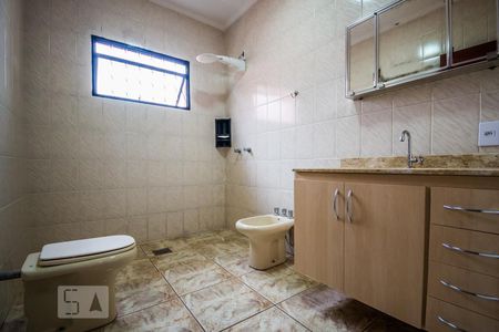 Casa à venda com 190m², 4 quartos e 2 vagasBanheiro da Suíte 2