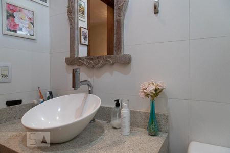 Apartamento à venda com 372m², 3 quartos e 3 vagasBanheiro social