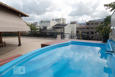 Apartamento à venda com 372m², 3 quartos e 3 vagasVaranda - piscina