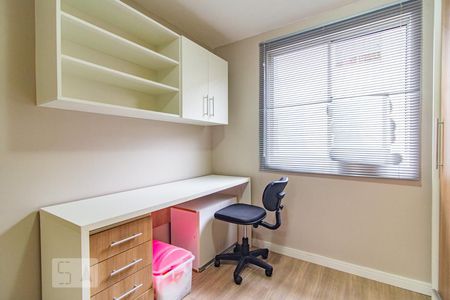 Quarto 1 de apartamento para alugar com 2 quartos, 52m² em Santo Antônio, São José dos Pinhais