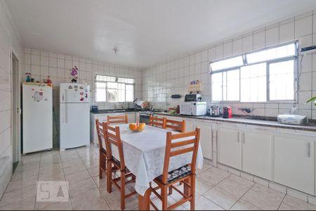 Casa à venda com 270m², 5 quartos e 1 vaga Casa à venda com 270m², 5 quartos e 1 vagaCozinha