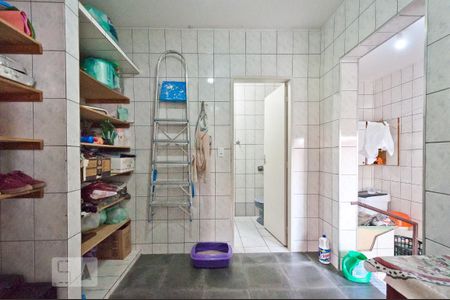 Casa à venda com 270m², 5 quartos e 1 vaga Casa à venda com 270m², 5 quartos e 1 vagaDespensa