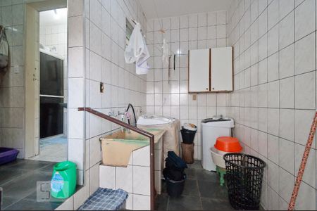 Casa à venda com 270m², 5 quartos e 1 vaga Casa à venda com 270m², 5 quartos e 1 vagaLavanderia