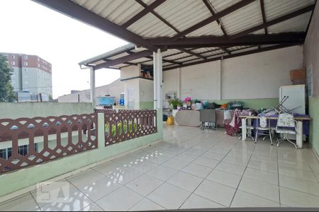 Casa à venda com 270m², 5 quartos e 1 vaga Casa à venda com 270m², 5 quartos e 1 vagaTerraço