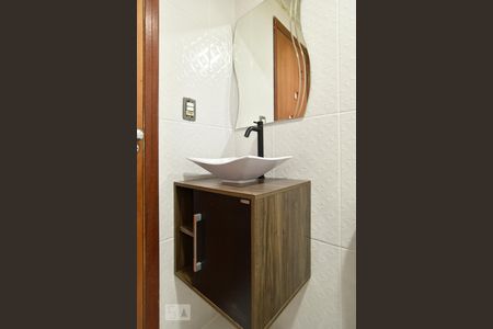 Apartamento à venda com 61m², 3 quartos e 1 vagaBanheiro - gabinete, pia e espelho