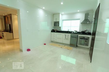 Casa à venda com 135m², 3 quartos e 2 vagasCozinha