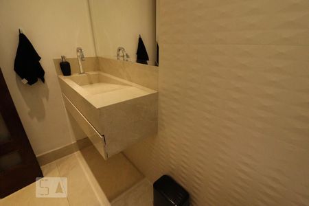 Casa à venda com 135m², 3 quartos e 2 vagasLavabo