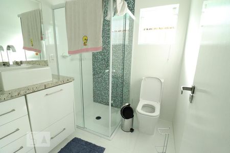 Casa à venda com 135m², 3 quartos e 2 vagasBanheiro 1