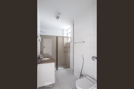 Apartamento à venda com 122m², 3 quartos e sem vagaBanheiro