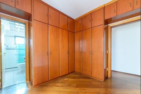 Apartamento para alugar com 130m², 3 quartos e 2 vagasSuíte 1