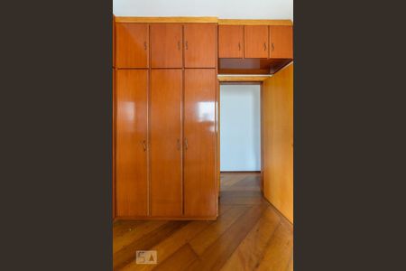 Apartamento para alugar com 130m², 3 quartos e 2 vagasSuíte 1 - Armários