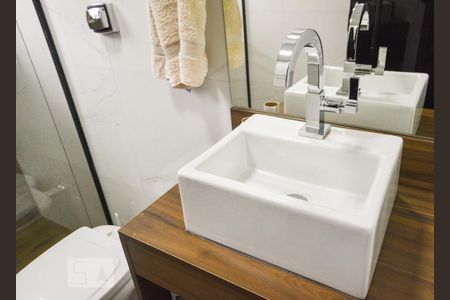 Casa à venda com 180m², 3 quartos e sem vagaDetalhe do banheiro