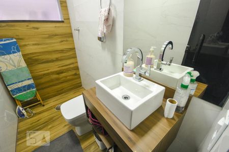 Casa à venda com 180m², 3 quartos e sem vagaBanheiro de Serviço