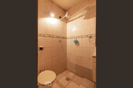 Casa para alugar com 210m², 2 quartos e 2 vagas Casa para alugar com 210m², 2 quartos e 2 vagasBanheiro Social
