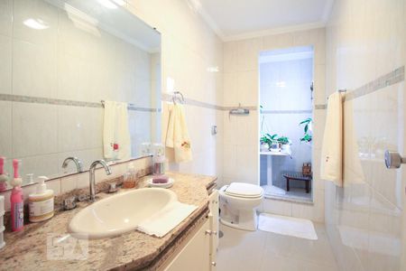 Apartamento à venda com 136m², 4 quartos e 1 vagaBanheiro Social