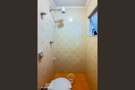 Casa para alugar com 320m², 3 quartos e 5 vagas Casa para alugar com 320m², 3 quartos e 5 vagasBanheiro de Serviço