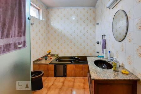 Casa para alugar com 320m², 3 quartos e 5 vagas Casa para alugar com 320m², 3 quartos e 5 vagasBanheiro da Suíte