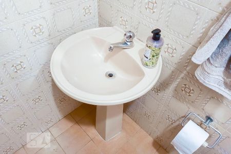 Casa para alugar com 320m², 3 quartos e 5 vagas Casa para alugar com 320m², 3 quartos e 5 vagasBanheiro de Serviço