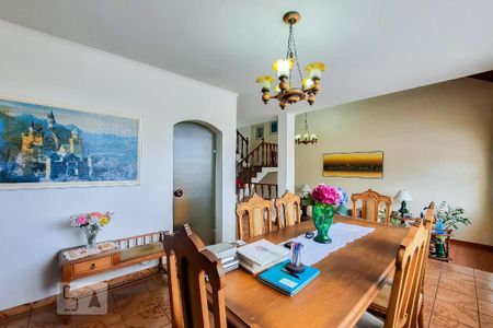 Casa para alugar com 320m², 3 quartos e 5 vagas Casa para alugar com 320m², 3 quartos e 5 vagasSala de Jantar