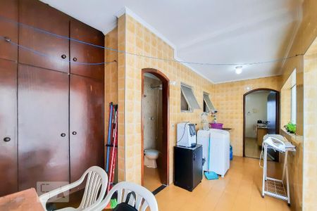 Casa para alugar com 320m², 3 quartos e 5 vagas Casa para alugar com 320m², 3 quartos e 5 vagasÁrea de Serviço