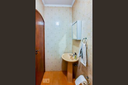 Casa para alugar com 320m², 3 quartos e 5 vagas Casa para alugar com 320m², 3 quartos e 5 vagasBanheiro de Serviço