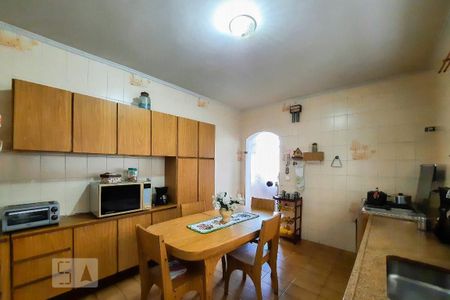 Casa para alugar com 320m², 3 quartos e 5 vagas Casa para alugar com 320m², 3 quartos e 5 vagasCozinha