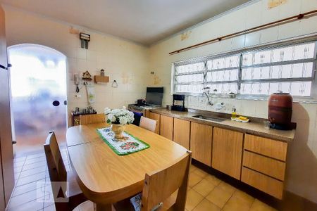 Casa para alugar com 320m², 3 quartos e 5 vagas Casa para alugar com 320m², 3 quartos e 5 vagasCozinha