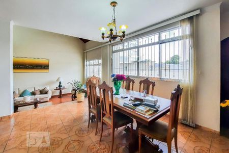 Casa para alugar com 320m², 3 quartos e 5 vagas Casa para alugar com 320m², 3 quartos e 5 vagasSala de Jantar