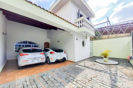 Casa para alugar com 320m², 3 quartos e 5 vagas Casa para alugar com 320m², 3 quartos e 5 vagasGaragem