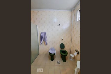 Casa para alugar com 320m², 3 quartos e 5 vagas Casa para alugar com 320m², 3 quartos e 5 vagasBanheiro da Suíte