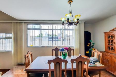 Casa para alugar com 320m², 3 quartos e 5 vagas Casa para alugar com 320m², 3 quartos e 5 vagasSala de Jantar