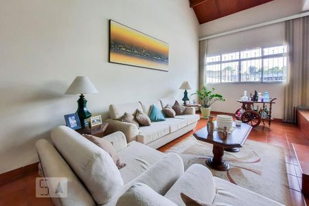 Casa para alugar com 320m², 3 quartos e 5 vagas Casa para alugar com 320m², 3 quartos e 5 vagasSala 2