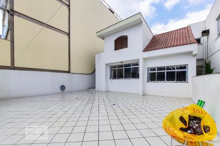 Casa para alugar com 320m², 3 quartos e 5 vagas Casa para alugar com 320m², 3 quartos e 5 vagasQuintal