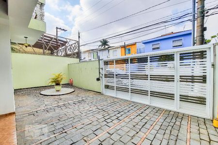 Casa para alugar com 320m², 3 quartos e 5 vagas Casa para alugar com 320m², 3 quartos e 5 vagasÁrea