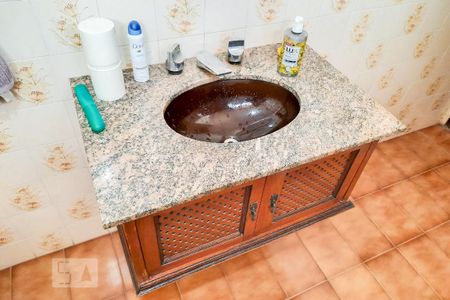 Casa para alugar com 320m², 3 quartos e 5 vagas Casa para alugar com 320m², 3 quartos e 5 vagasBanheiro Social