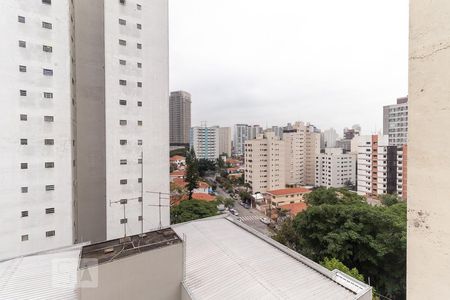 Vista da sala e do quarto de apartamento para alugar com 1 quarto, 40m² em Vila Madalena, São Paulo