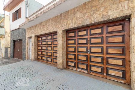 Casa à venda com 250m², 3 quartos e 3 vagas Casa à venda com 250m², 3 quartos e 3 vagasFachada