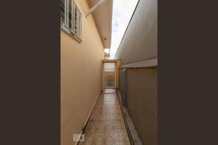 Casa à venda com 250m², 3 quartos e 3 vagas Casa à venda com 250m², 3 quartos e 3 vagasCorredor Lateral