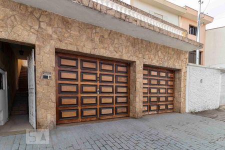 Casa à venda com 250m², 3 quartos e 3 vagas Casa à venda com 250m², 3 quartos e 3 vagasFachada