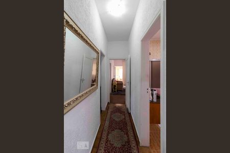 Casa à venda com 250m², 3 quartos e 3 vagas Casa à venda com 250m², 3 quartos e 3 vagasBanheiro Corredor