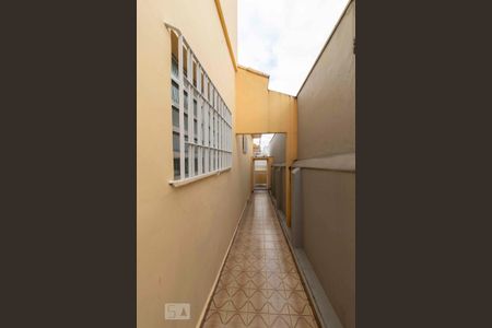 Casa à venda com 250m², 3 quartos e 3 vagas Casa à venda com 250m², 3 quartos e 3 vagasCorredor Lateral