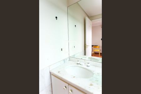 Apartamento à venda com 106m², 3 quartos e 3 vagasBanheiro da Suíte 1