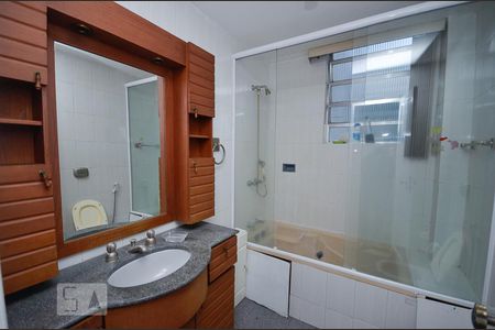 Apartamento à venda com 147m², 4 quartos e sem vaga Apartamento à venda com 147m², 4 quartos e sem vagaBanheiro Social