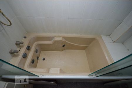 Apartamento à venda com 147m², 4 quartos e sem vaga Apartamento à venda com 147m², 4 quartos e sem vagaBanheiro Social