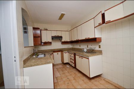 Apartamento à venda com 147m², 4 quartos e sem vaga Apartamento à venda com 147m², 4 quartos e sem vagaCozinha