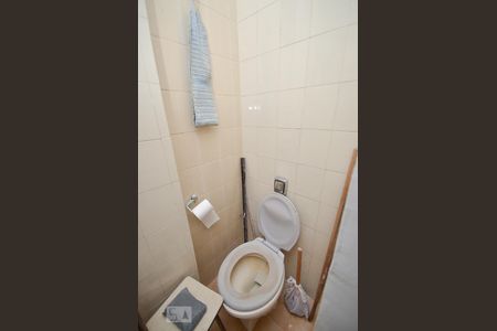 Apartamento à venda com 147m², 4 quartos e sem vaga Apartamento à venda com 147m², 4 quartos e sem vagaBanheiro de Serviço