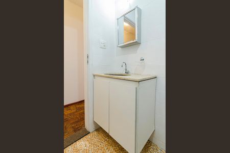 Banheiro de kitnet/studio para alugar com 1 quarto, 30m² em Cerqueira César, São Paulo